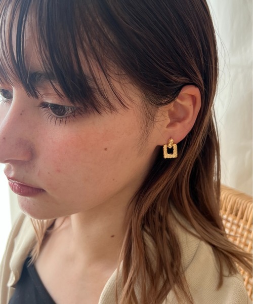 セール】スクエアデザイン 揺れピアス (両耳用)（ピアス（両耳用