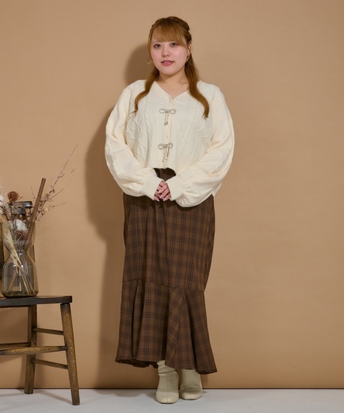 Louiosy（ルオシー）の「【大きいサイズ】リボンケーブルカーディガン（ニット/セーター・レディース・レッド/ブラック/アイボリー・3L/4L）」の6枚目の写真