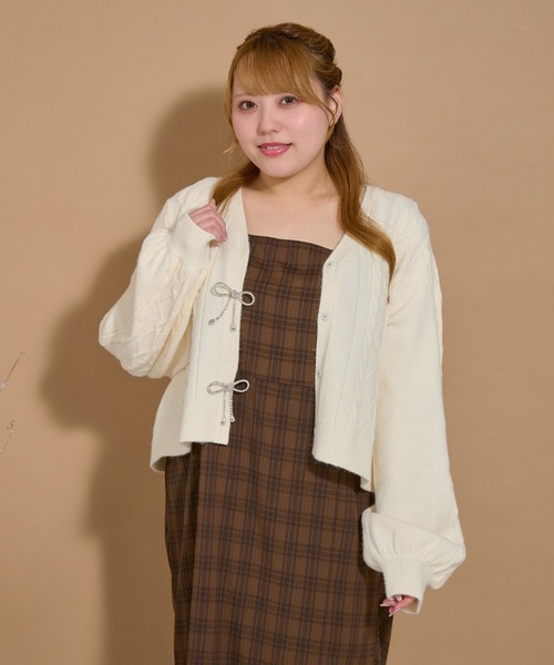 Louiosy（ルオシー）の「【大きいサイズ】リボンケーブルカーディガン（ニット/セーター・レディース・レッド/ブラック/アイボリー・3L/4L）」の7枚目の写真