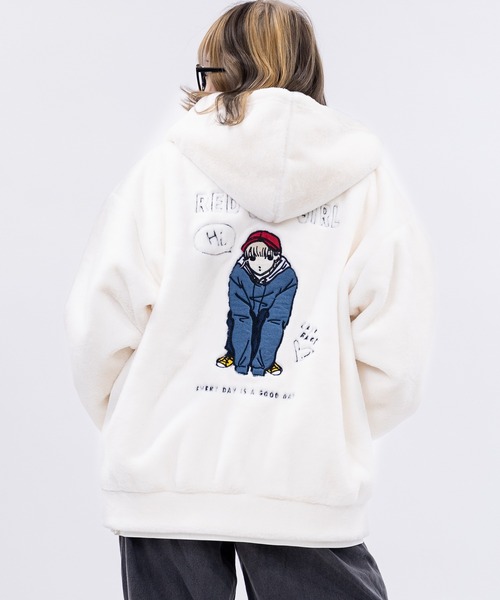 Red Cap Girl(レッドキャプガール)の「【a-r】〔Red Cap Girl/レッドキャップガール〕ラビットファー バックフェルト刺繍 フードジャケット(ブルゾン・レディース・ホワイト/ブラック/モカ・MEDIUM/LARGE)」の2枚目の写真