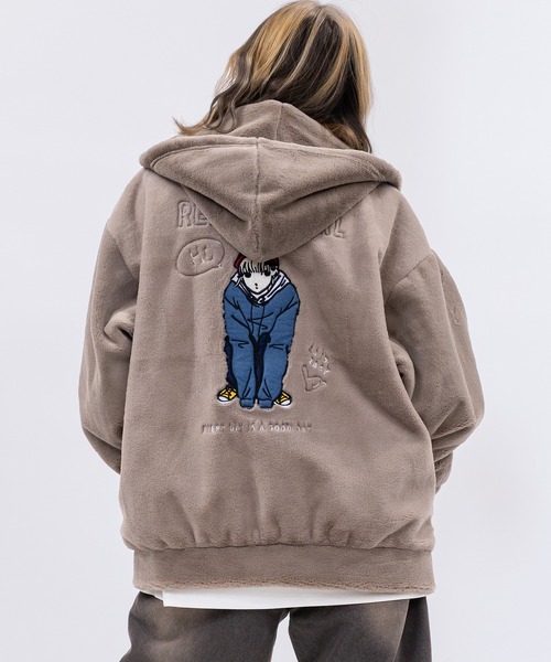 Red Cap Girl(レッドキャプガール)の「【a-r】〔Red Cap Girl/レッドキャップガール〕ラビットファー バックフェルト刺繍 フードジャケット(ブルゾン・レディース・ホワイト/ブラック/モカ・MEDIUM/LARGE)」の3枚目の写真