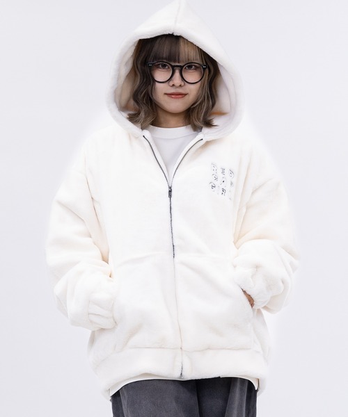Red Cap Girl(レッドキャプガール)の「【a-r】〔Red Cap Girl/レッドキャップガール〕ラビットファー バックフェルト刺繍 フードジャケット(ブルゾン・レディース・ホワイト/ブラック/モカ・MEDIUM/LARGE)」の7枚目の写真