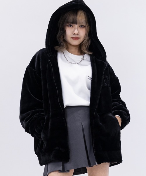 Red Cap Girl(レッドキャプガール)の「【a-r】〔Red Cap Girl/レッドキャップガール〕ラビットファー バックフェルト刺繍 フードジャケット(ブルゾン・レディース・ホワイト/ブラック/モカ・MEDIUM/LARGE)」の17枚目の写真