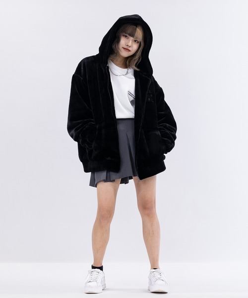 Red Cap Girl(レッドキャプガール)の「【a-r】〔Red Cap Girl/レッドキャップガール〕ラビットファー バックフェルト刺繍 フードジャケット(ブルゾン・レディース・ホワイト/ブラック/モカ・MEDIUM/LARGE)」の21枚目の写真