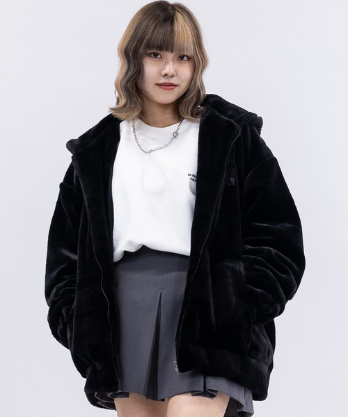 Red Cap Girl(レッドキャプガール)の「【a-r】〔Red Cap Girl/レッドキャップガール〕ラビットファー バックフェルト刺繍 フードジャケット(ブルゾン・レディース・ホワイト/ブラック/モカ・MEDIUM/LARGE)」の16枚目の写真