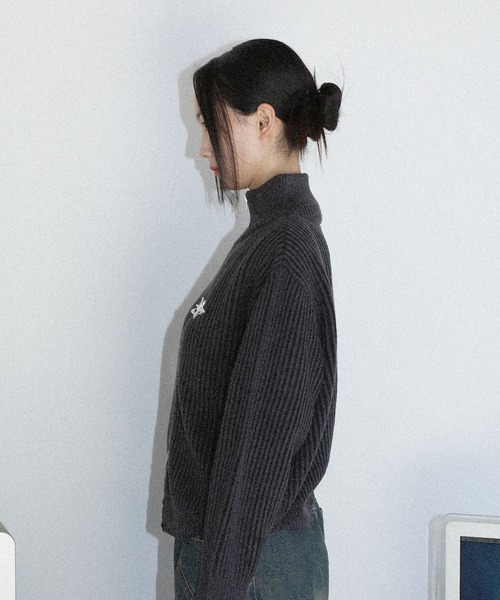 MSG(エムエスジー)の「メタルプレートヴィンテージライクダブルジップアップニット(ニット/セーター・メンズ・ブラック系/グレー系/ブラウン系・S/M/L/XL)」の8枚目の写真