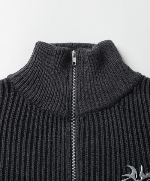 MSG(エムエスジー)の「メタルプレートヴィンテージライクダブルジップアップニット(ニット/セーター・メンズ・ブラック系/グレー系/ブラウン系・S/M/L/XL)」の10枚目の写真