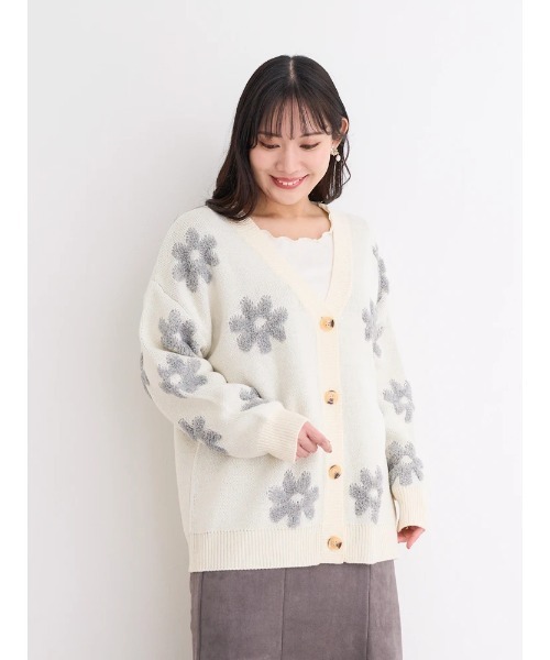 Re-J&SUPURE(リジェイアンドスプル)の「【大きいサイズ】【WEB限定】フラワージャガードニットカーディガン(カーディガン/ボレロ・レディース・オフホワイト/ピンク/ダークグレー・X-LARGE/XX-LARGE)」の5枚目の写真