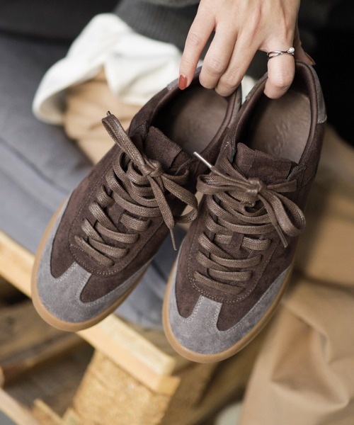 SESTO(セスト)の「ガムソールレースアップスニーカー(スニーカー・レディース・グレイッシュベージュ/グレー/ブラウン・22.5cm/23.0cm/23.5cm/24.0cm/24.5cm/25.0cm)」の3枚目の写真