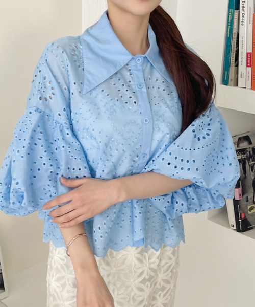 Eclat one（エクラワン）の「【Eclat one】ビッグカラー アイレット レース バルーンスリーブ シャツブラウス（シャツ/ブラウス・レディース・ホワイト/ブルー/ブラック・FREE）」の19枚目の写真