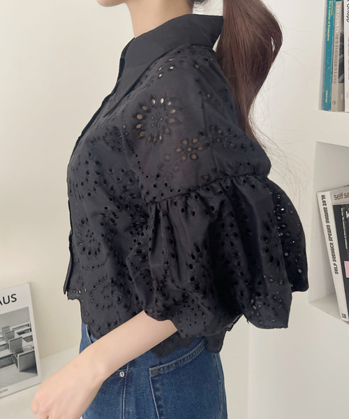 Eclat one(エクラワン)の「【Eclat one】ビッグカラー アイレット レース バルーンスリーブ シャツブラウス(シャツ/ブラウス・レディース・ホワイト/ブルー/ブラック・FREE)」の11枚目の写真