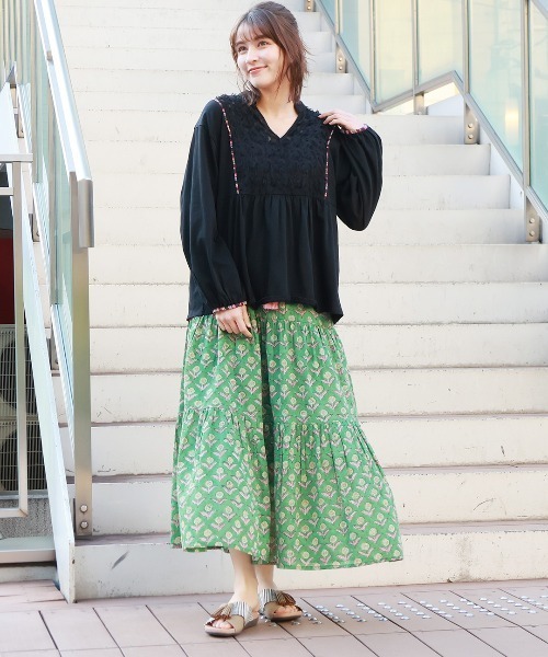 チチカカ（チチカカ）の「Shanti Shanti ジョリーブロックプリントスカート【WEB限定】（スカート・レディース・グリーン/ブルー/ピンク・FREE）」の4枚目の写真