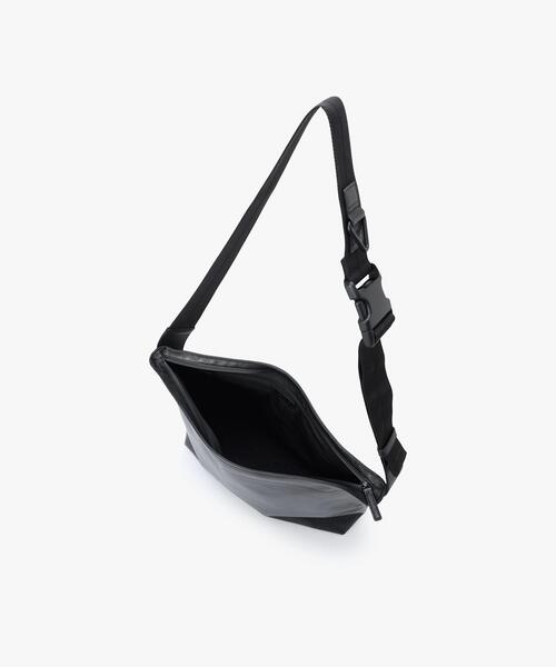 agnes b.(アニエスベー)の「ショルダーバッグ YAH01-03(ショルダーバッグ・メンズ・ブラック・FREE)」の4枚目の写真