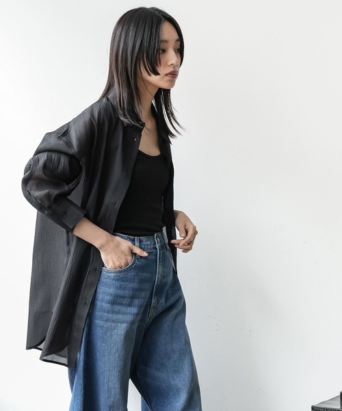 mili an deni（ミリアンデニ）の「ソフトオーガンクレープオーバーシアーシャツ（シャツ/ブラウス・レディース・グレー/オフホワイト/ブラック・M）」の7枚目の写真