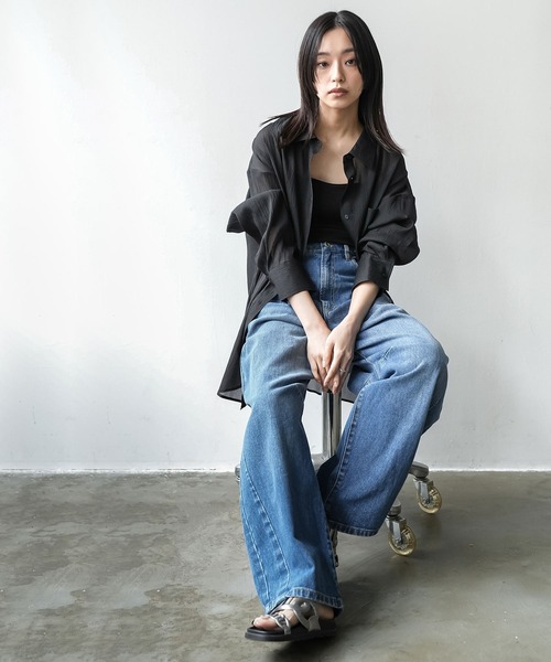 mili an deni（ミリアンデニ）の「ソフトオーガンクレープオーバーシアーシャツ（シャツ/ブラウス・レディース・グレー/オフホワイト/ブラック・M）」の5枚目の写真