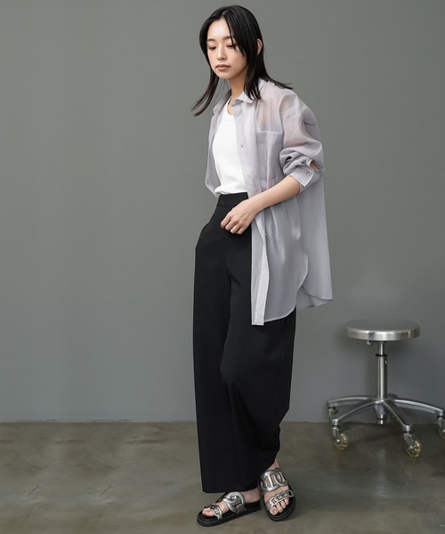 mili an deni（ミリアンデニ）の「ソフトオーガンクレープオーバーシアーシャツ（シャツ/ブラウス・レディース・グレー/オフホワイト/ブラック・M）」の19枚目の写真