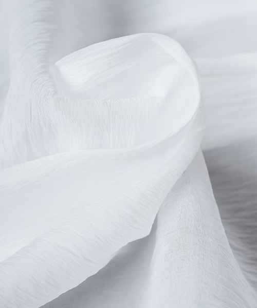 mili an deni（ミリアンデニ）の「ソフトオーガンクレープオーバーシアーシャツ（シャツ/ブラウス・レディース・グレー/オフホワイト/ブラック・M）」の17枚目の写真