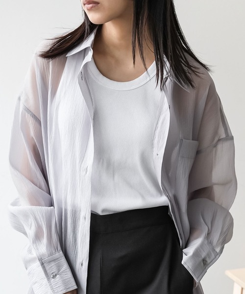 mili an deni（ミリアンデニ）の「ソフトオーガンクレープオーバーシアーシャツ（シャツ/ブラウス・レディース・グレー/オフホワイト/ブラック・M）」の15枚目の写真