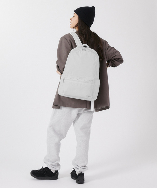 LeSportsac（レスポートサック）の「CLASSIC EVERYDAY BP メレンゲ（バックパック/リュック・レディース・ホワイト・FREE）」の3枚目の写真