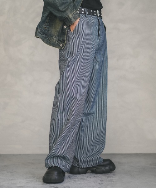 Shoowtime(ショウタイム)の「Over wide straight striped pants / オーバーワイドストレートストライプパンツ(その他パンツ・メンズ・ストライプ・MEDIUM/X-LARGE/LARGE)」の2枚目の写真