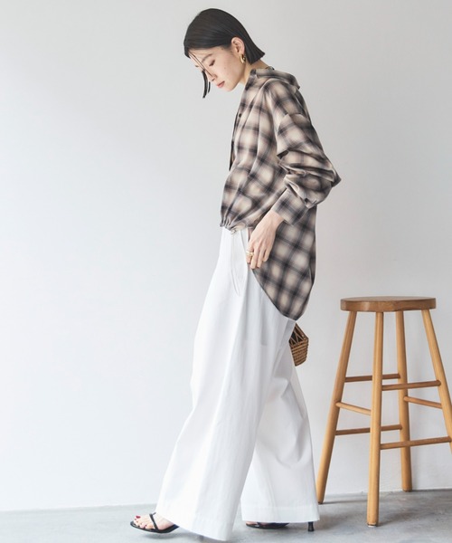 Doux archives（ドゥアルシーヴ）の「タックワイドパンツ（その他パンツ・レディース・ベージュ/ネイビー/ホワイト・36/38）」の21枚目の写真