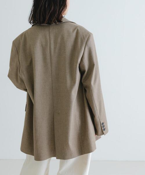 URBAN RESEARCH（アーバンリサーチ）の「『2サイズ展開』ダブルオーバーテーラードジャケット（ブルゾン・レディース・ベージュ/グレー・38/36）」の21枚目の写真