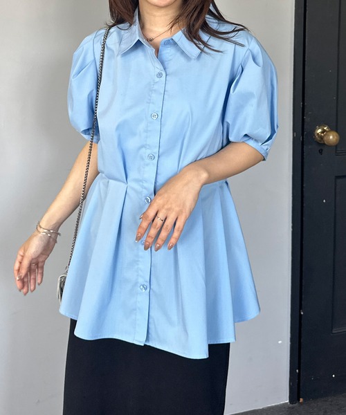 solleim(ソルレム)の「パフスリーブペプラムシャツ(シャツ/ブラウス・レディース・ブラック/オフホワイト/ブルー・M/L)」の3枚目の写真