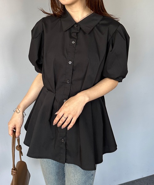 solleim(ソルレム)の「パフスリーブペプラムシャツ(シャツ/ブラウス・レディース・ブラック/オフホワイト/ブルー・M/L)」の2枚目の写真