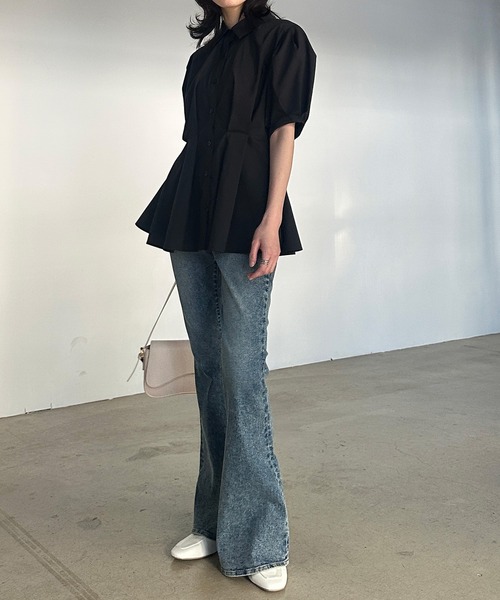 solleim(ソルレム)の「パフスリーブペプラムシャツ(シャツ/ブラウス・レディース・ブラック/オフホワイト/ブルー・M/L)」の6枚目の写真