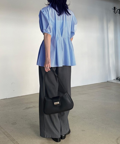 solleim(ソルレム)の「パフスリーブペプラムシャツ(シャツ/ブラウス・レディース・ブラック/オフホワイト/ブルー・M/L)」の10枚目の写真