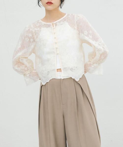 KBF(ケイビーエフ)の「オーガンジー刺繍クロップドブラウス(シャツ/ブラウス・レディース・アイボリー/ブラック/ピンク・ONE)」の4枚目の写真