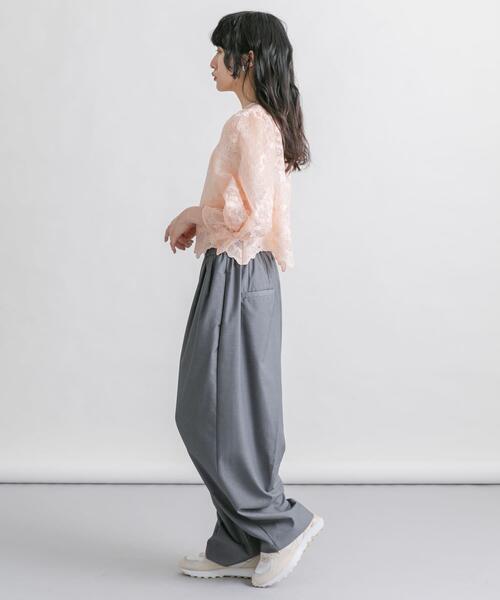 KBF(ケイビーエフ)の「オーガンジー刺繍クロップドブラウス(シャツ/ブラウス・レディース・アイボリー/ブラック/ピンク・ONE)」の17枚目の写真