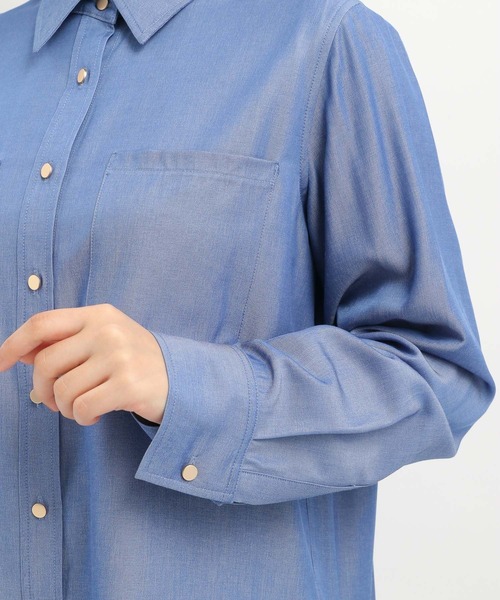 Andemiu（アンデミュウ）の「シャンブレーデニムシャツ325565（シャツ/ブラウス・レディース・ライトブルー/ブルー・FREE）」の8枚目の写真