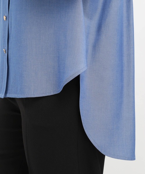 Andemiu（アンデミュウ）の「シャンブレーデニムシャツ325565（シャツ/ブラウス・レディース・ライトブルー/ブルー・FREE）」の6枚目の写真