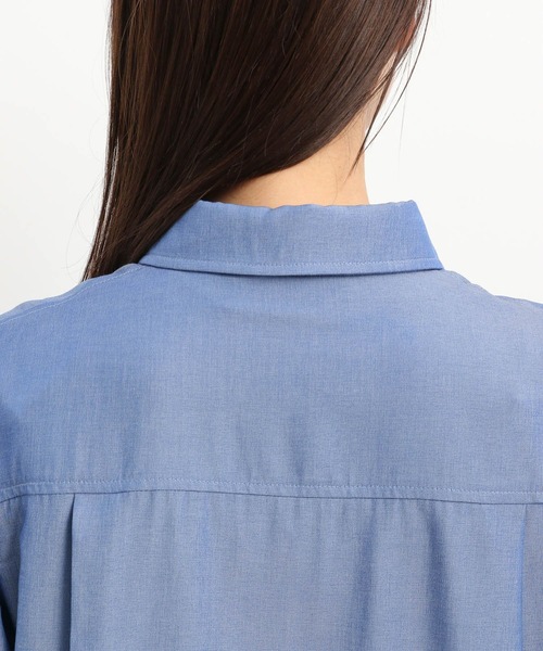 Andemiu（アンデミュウ）の「シャンブレーデニムシャツ325565（シャツ/ブラウス・レディース・ライトブルー/ブルー・FREE）」の5枚目の写真