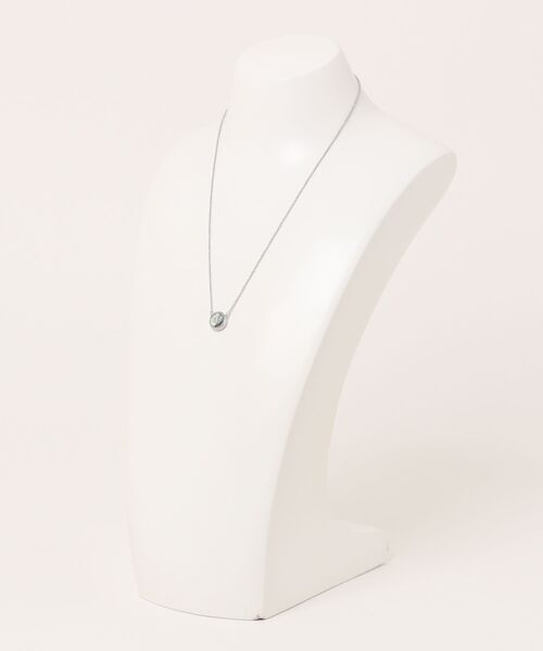 MARC JACOBS(マークジェイコブス)の「BUTTON ABALONE BUTTON ABALONE NECKLACE/ボタン アバロニ ネックレス(ネックレス・レディース・シルバー系・ONE SIZE)」の3枚目の写真
