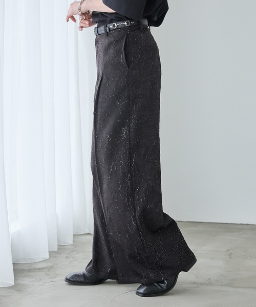 Spielio】Foil printed embossed slacks/ 箔プリントシボ加工