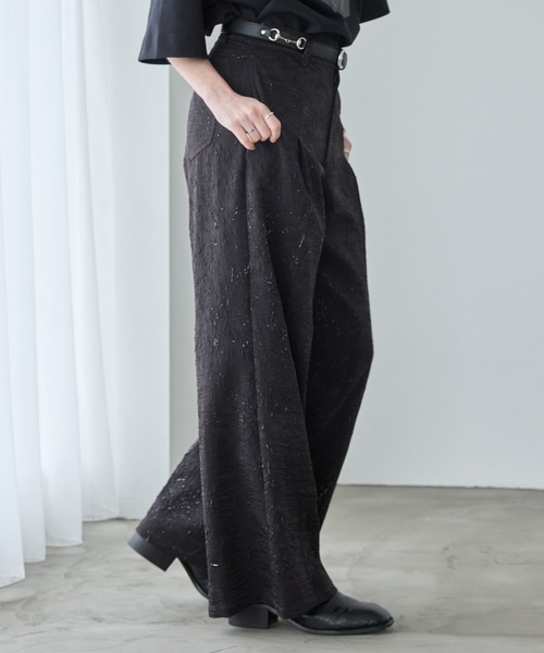 Spielio（シュピーリオ）の「【Spielio】Foil printed embossed slacks/ 箔プリントシボ加工スラックス（スラックス・メンズ・グレー/ブラック・M/L）」の3枚目の写真