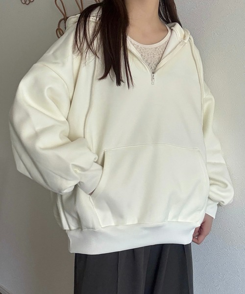 Cham.(チャム)の「ゆるだぼハーフジップパーカー(パーカー・レディース・オフホワイト/グレー/ピンク/オレンジ/ブラック・F)」の11枚目の写真