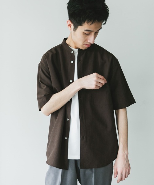 URBAN RESEARCH DOORS（アーバンリサーチドアーズ）の「『XLサイズ/WEB限定』『吸水速乾』セオアルファバンドカラーショートスリーブシャツ（シャツ/ブラウス・メンズ・オフホワイト/チャコールグレー/ロイヤルブルー/ブラウン/ライトグレー・MEDIUM/LARGE/X-LARGE）」の12枚目の写真