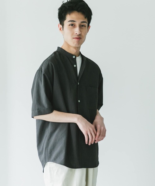 URBAN RESEARCH DOORS（アーバンリサーチドアーズ）の「『XLサイズ/WEB限定』『吸水速乾』セオアルファバンドカラーショートスリーブシャツ（シャツ/ブラウス・メンズ・オフホワイト/チャコールグレー/ロイヤルブルー/ブラウン/ライトグレー・MEDIUM/LARGE/X-LARGE）」の20枚目の写真