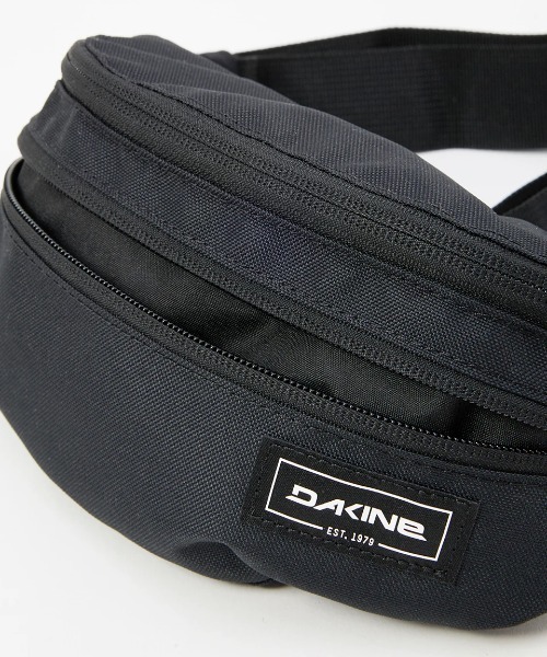 DAKINE（ダカイン）の「DAKINE メンズ CLASSIC HIP PACK【2025年春夏モデル】/ダカインロゴワンポイントボディバッグ・ウエストポーチ（ボディバッグ/ウエストポーチ・メンズ・ブラック・FREE）」の8枚目の写真