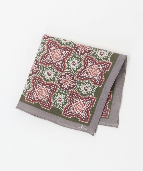 UNITED ARROWS(ユナイテッドアローズ)の「<molteni> エスニック プリント ポケットチーフ(バンダナ/スカーフ・メンズ・ベージュ/グレー/イエロー・FREE)」の1枚目の写真