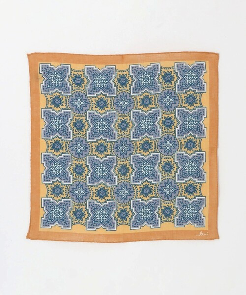 UNITED ARROWS(ユナイテッドアローズ)の「<molteni> エスニック プリント ポケットチーフ(バンダナ/スカーフ・メンズ・ベージュ/グレー/イエロー・FREE)」の4枚目の写真