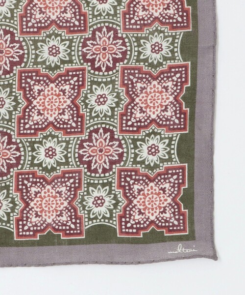 UNITED ARROWS(ユナイテッドアローズ)の「<molteni> エスニック プリント ポケットチーフ(バンダナ/スカーフ・メンズ・ベージュ/グレー/イエロー・FREE)」の9枚目の写真