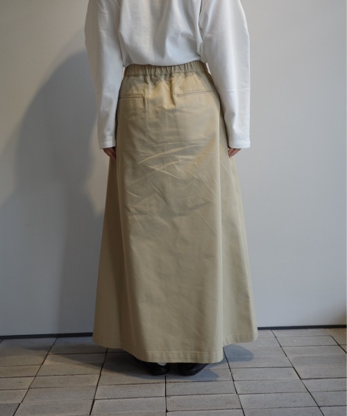 MANOF（マノフ）の「MANOF LAYER TUCK SKIRT（スカート・レディース・ブラック/ベージュ・MEDIUM/SMALL）」の3枚目の写真