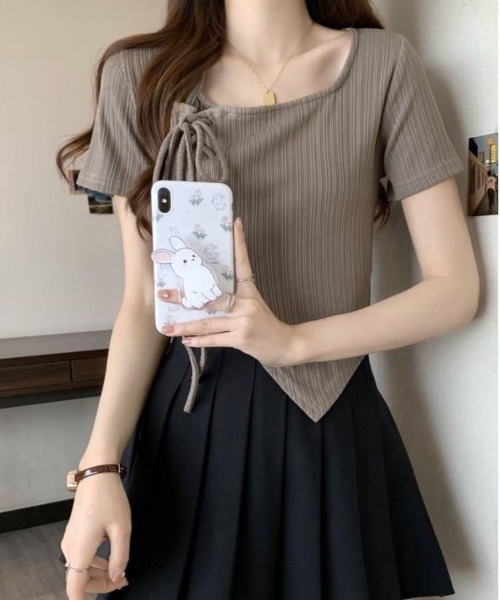 COMON＋（コモンプラス）の「サイド編み上げ リボンタイプ 半袖Tシャツ カットソー（シャツ/ブラウス・レディース・ブラック/ブラウン・M/L）」の7枚目の写真