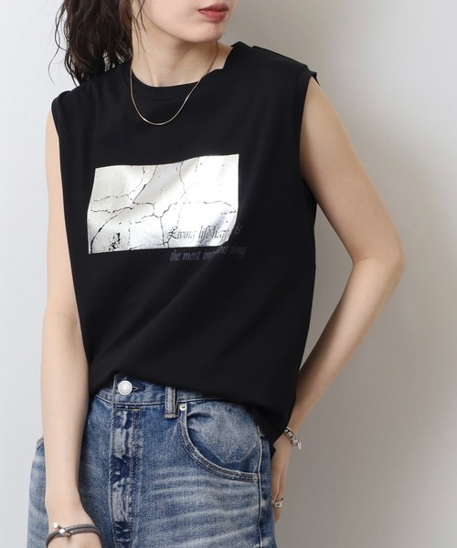 A.N.L（エーエヌエル　レーベル）の「A.N.L 箔プリントタンクトップ ノースリーブトップス（Tシャツ/カットソー・レディース・オフホワイト/モカ/ブラック・38）」の3枚目の写真