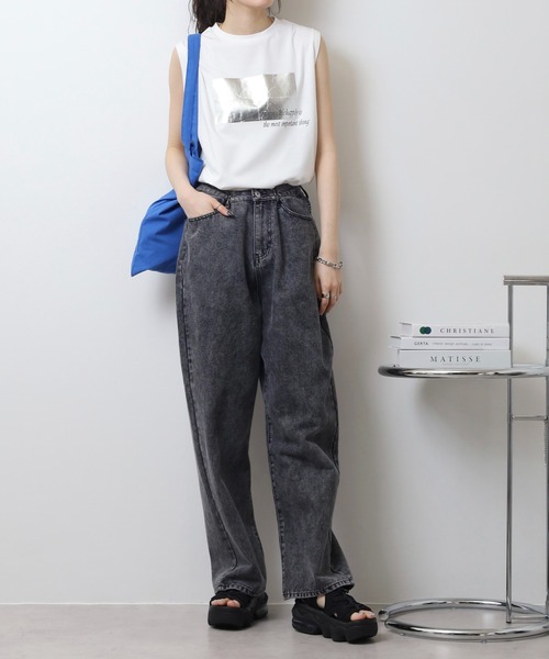 A.N.L（エーエヌエル　レーベル）の「A.N.L 箔プリントタンクトップ ノースリーブトップス（Tシャツ/カットソー・レディース・オフホワイト/モカ/ブラック・38）」の7枚目の写真