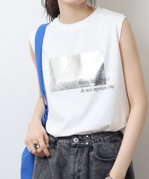 A.N.L（エーエヌエル　レーベル）の「A.N.L 箔プリントタンクトップ ノースリーブトップス（Tシャツ/カットソー・レディース・オフホワイト/モカ/ブラック・38）」の5枚目の写真
